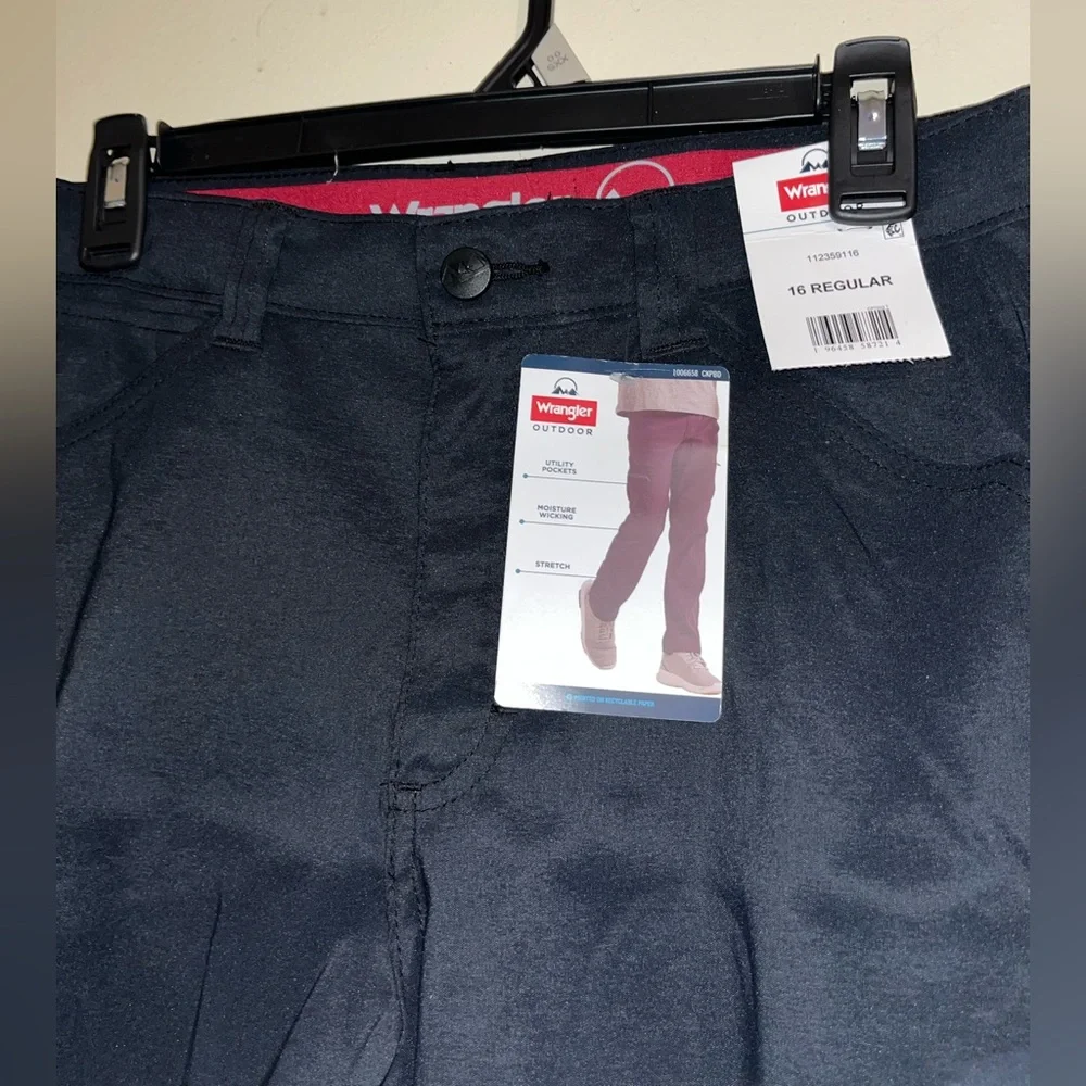 Wrangler Men's Dark Cargo Pants size (16 Regular)